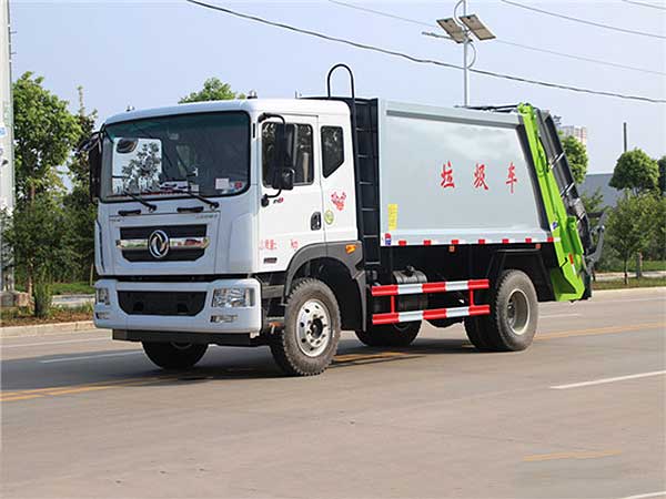 壓縮式垃圾車1.jpg